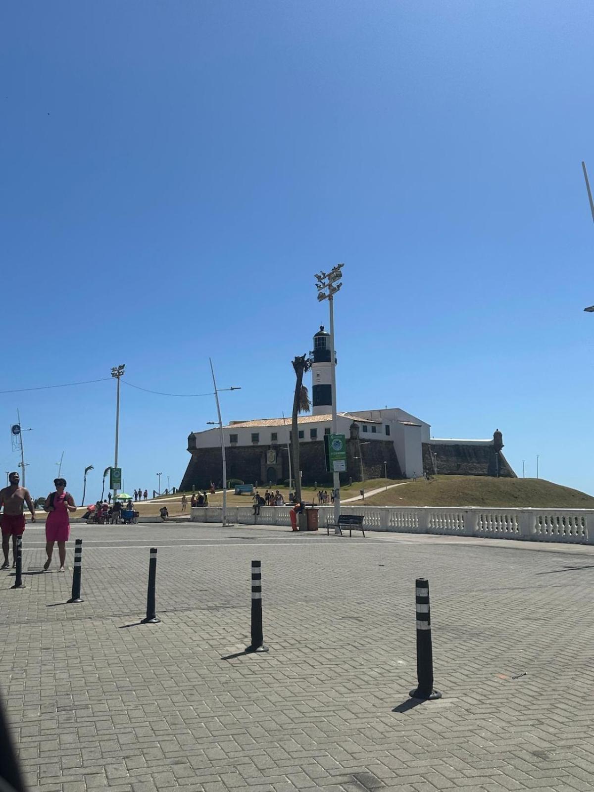 Em Salvador, Barra Prox A E Farol Apartment